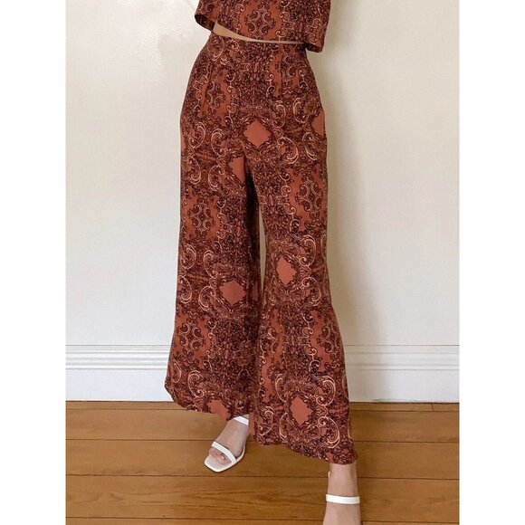 AMUSE SOCIETY Paradise Woven Pants Coconut Red Paisley - Picture 1 of 9